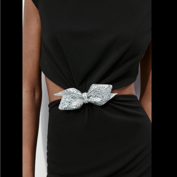 JEWEL BOW CUT OUT DRESS - Picture 2 of 11